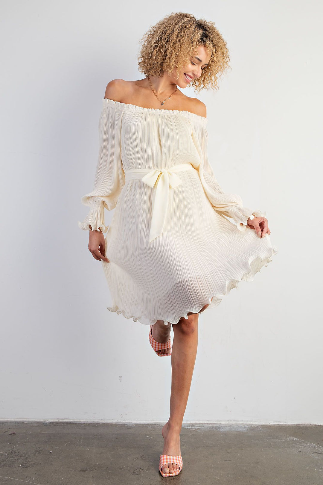 PLEATED CHIFFON SMOCKED COFF WOVEN DRESS