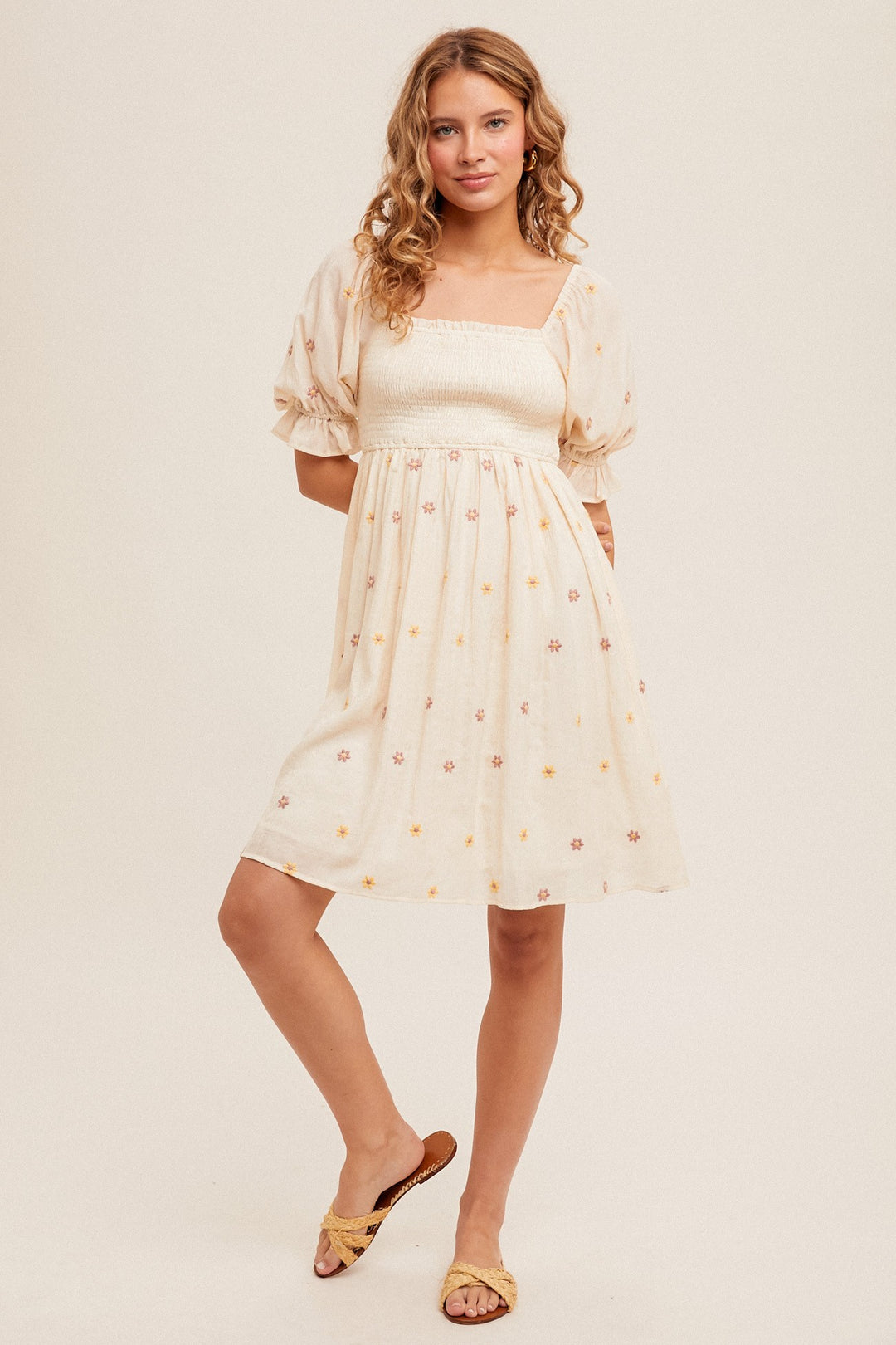 DAISY DITSY EMBROIDERED SQUARE NECK SMOKED DRESS