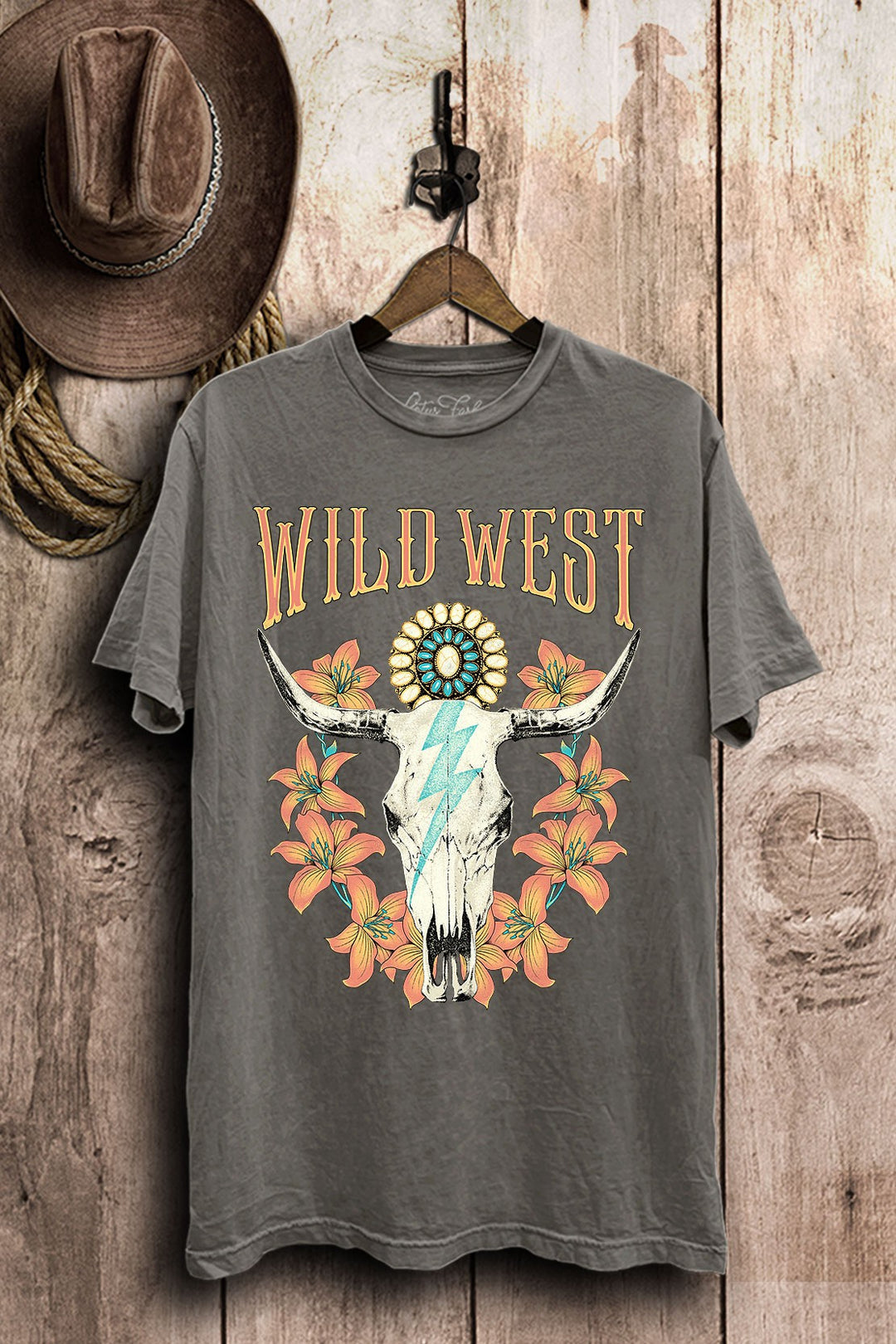 WILD WEST COW SKULL GRAPHIC TEE