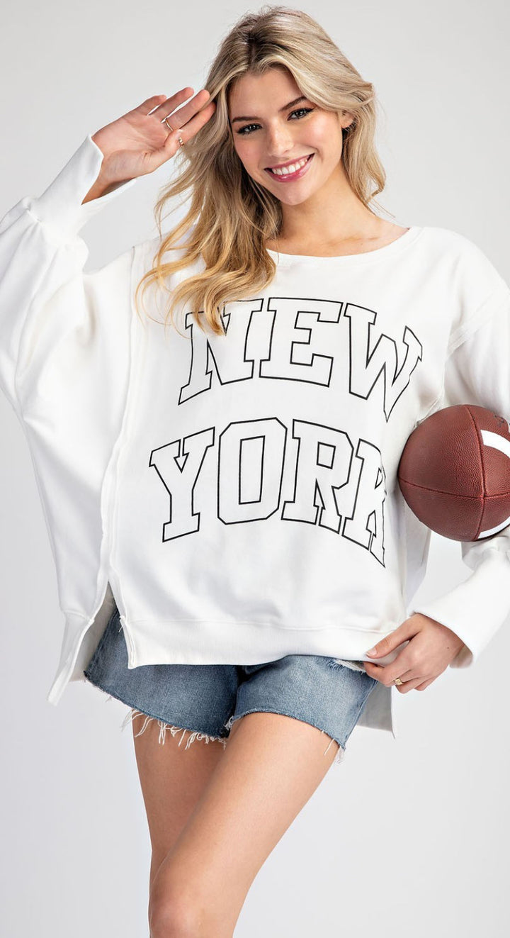 NEW YORK PRINT LONG SLEEVE PULLOVER TOP