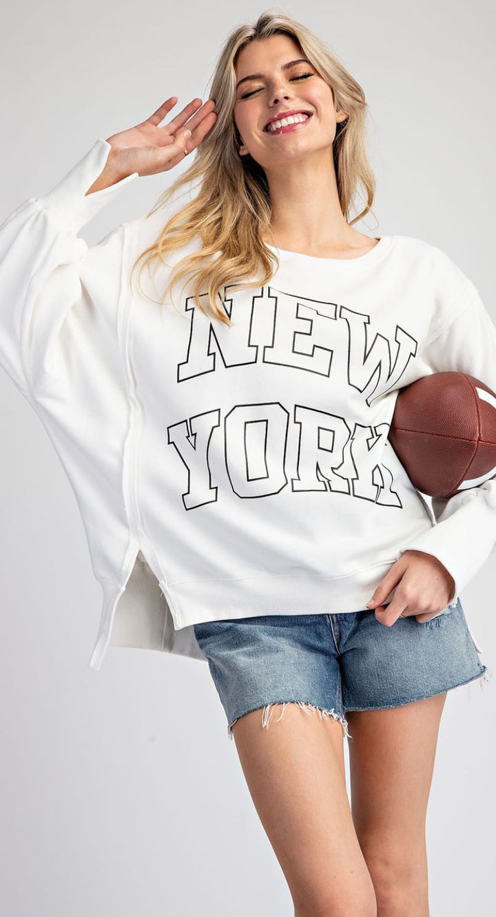 NEW YORK PRINT LONG SLEEVE PULLOVER TOP