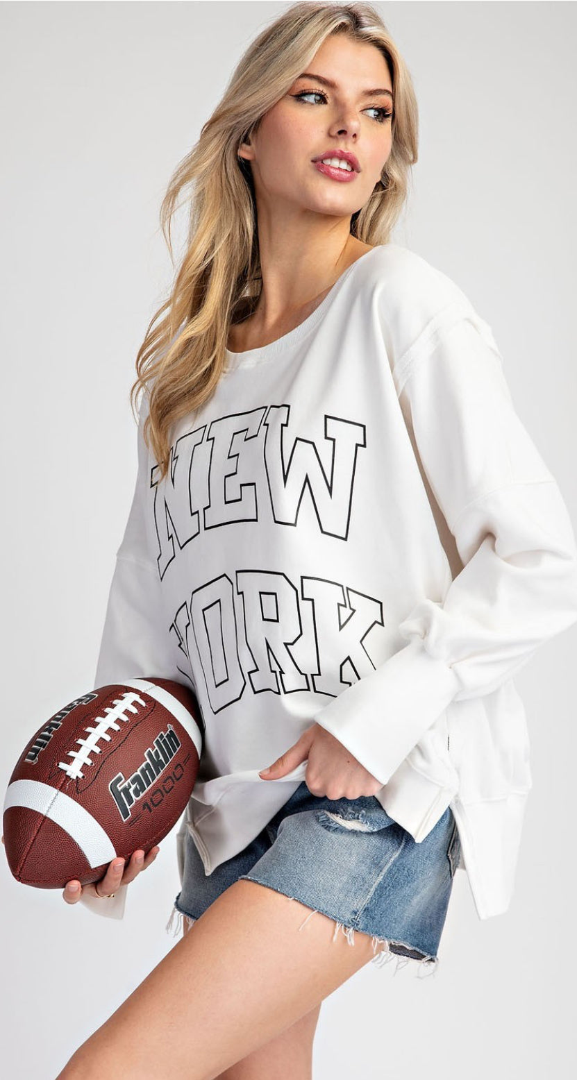 NEW YORK PRINT LONG SLEEVE PULLOVER TOP