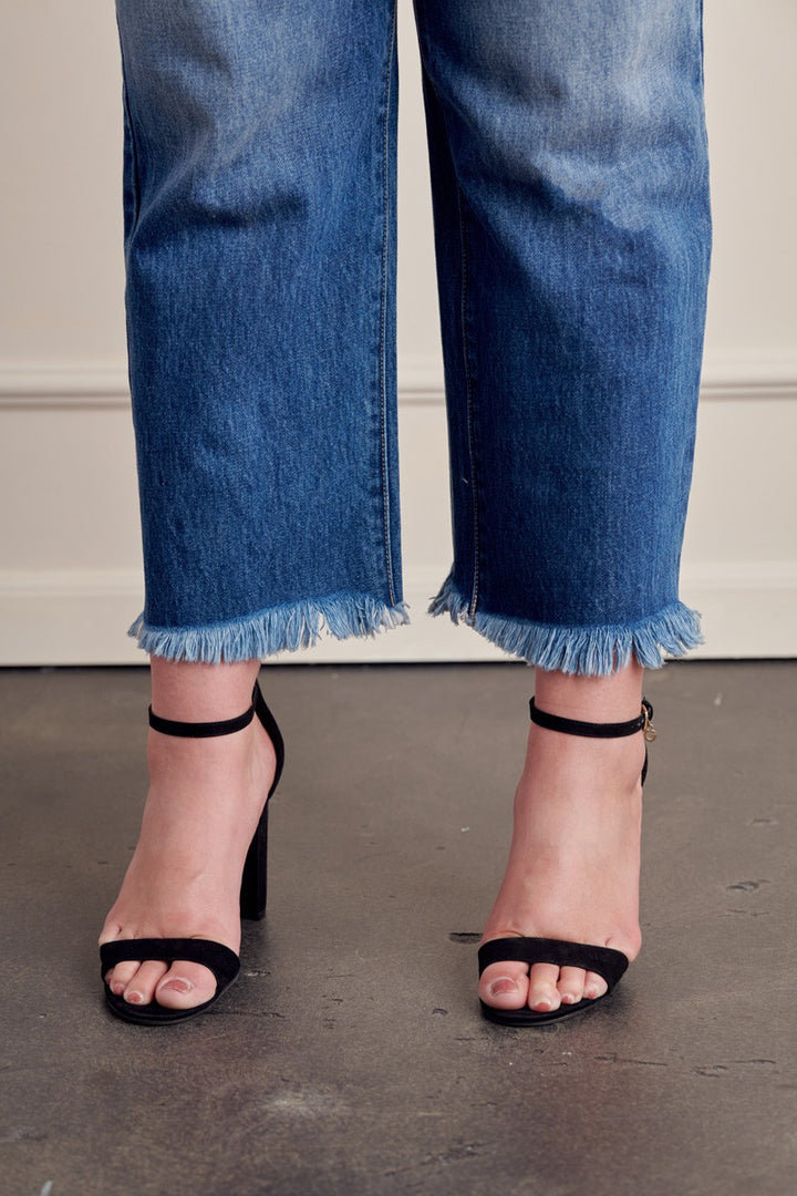 CURVY HIGH RISE STRAIGHT LEG JEANS