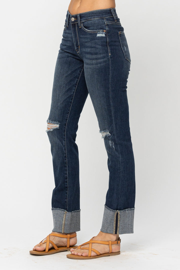 MID RISE STRAIGHT LEG JEANS