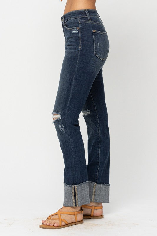 MID RISE STRAIGHT LEG JEANS