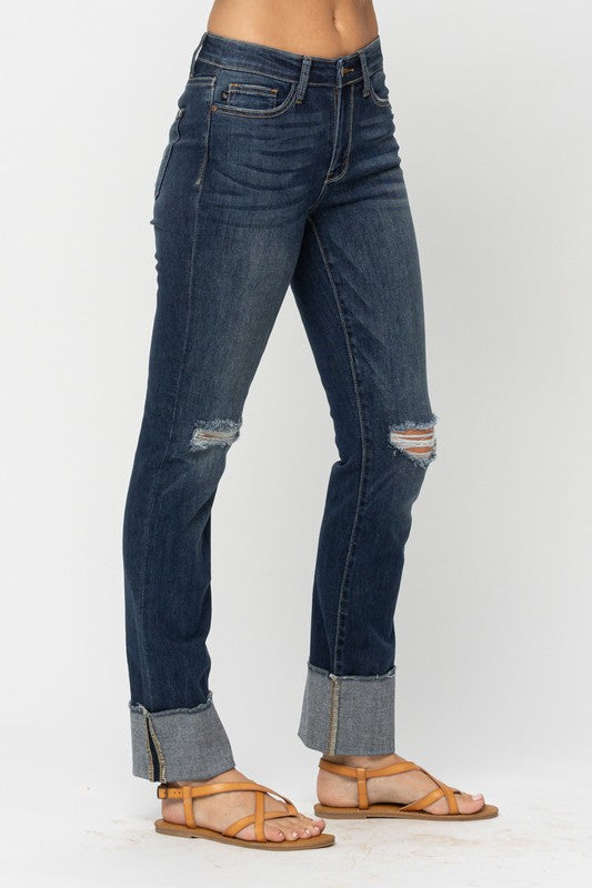 MID RISE STRAIGHT LEG JEANS