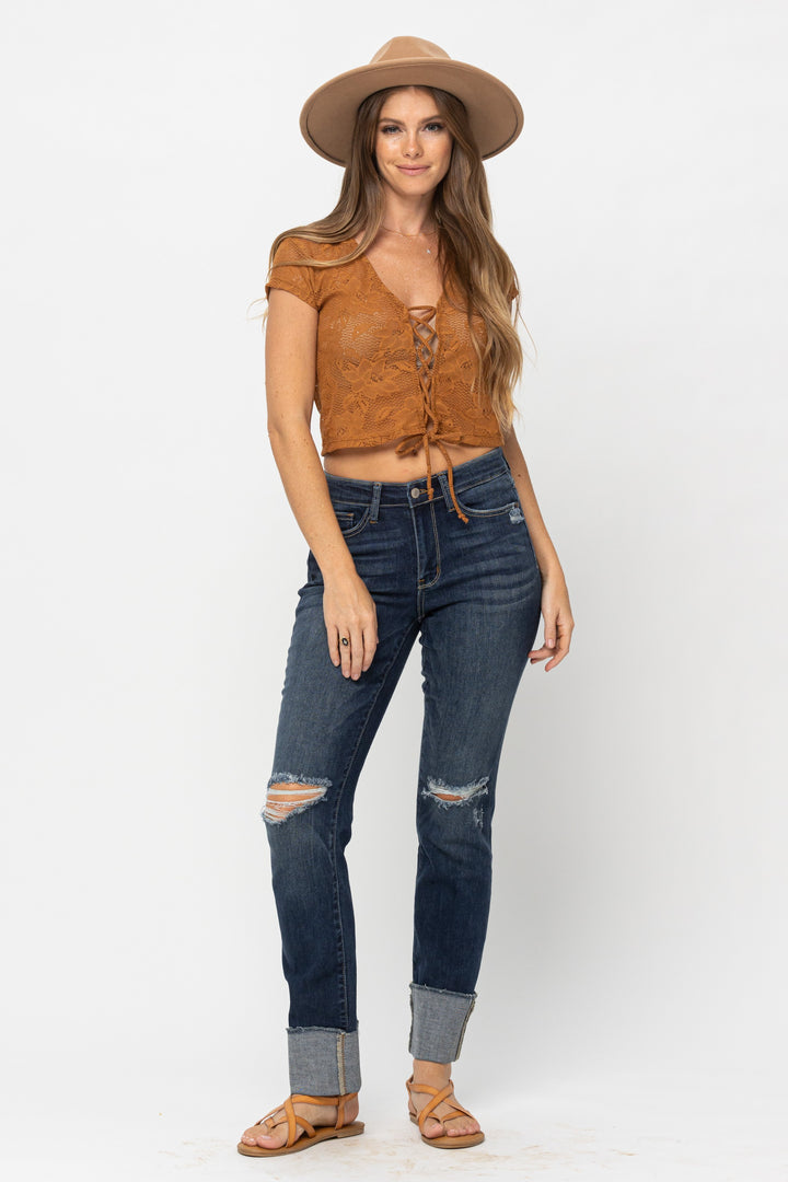 MID RISE STRAIGHT LEG JEANS