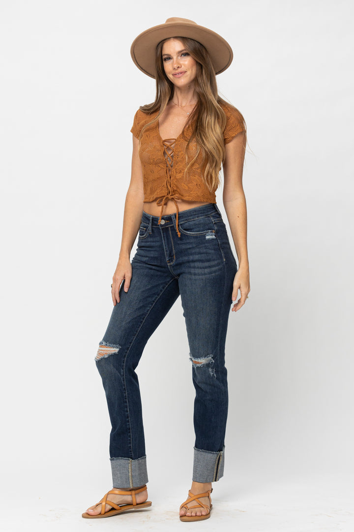 MID RISE STRAIGHT LEG JEANS