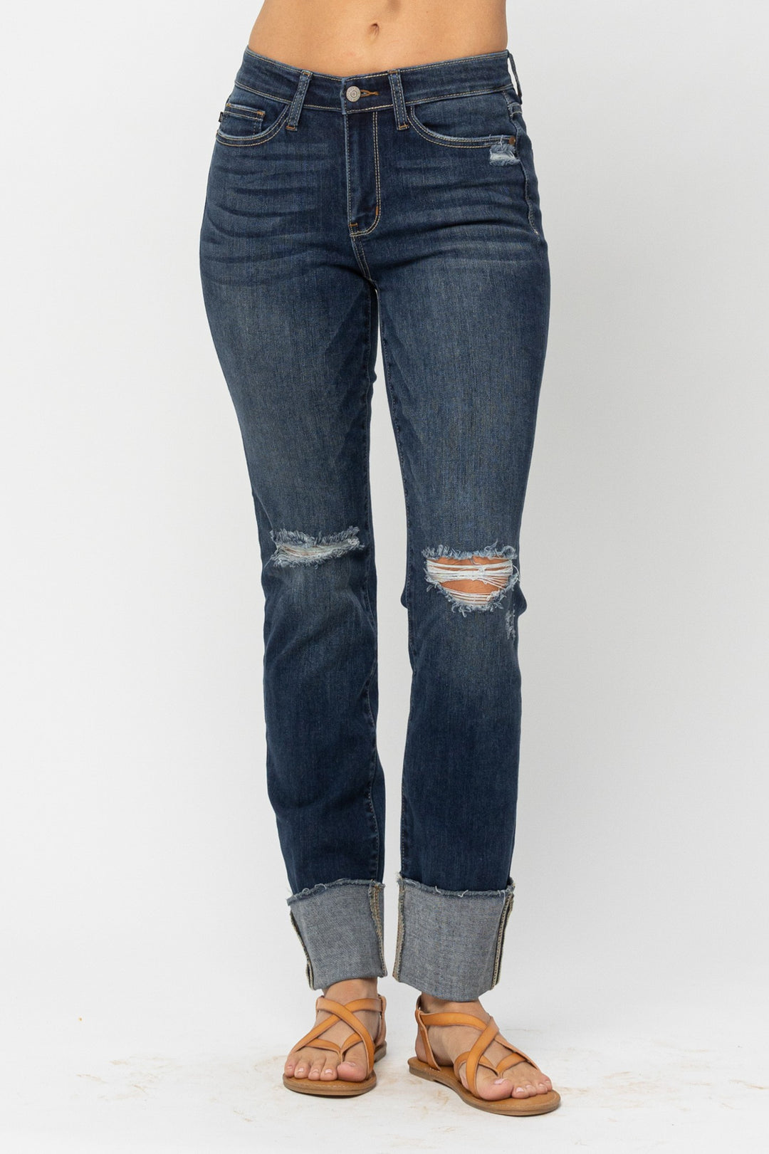 MID RISE STRAIGHT LEG JEANS