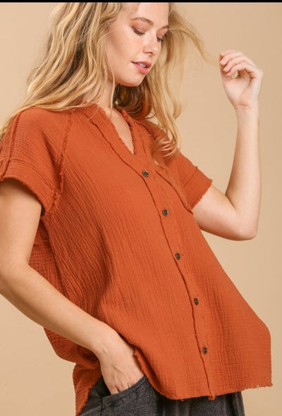 BUTTON UP TOP