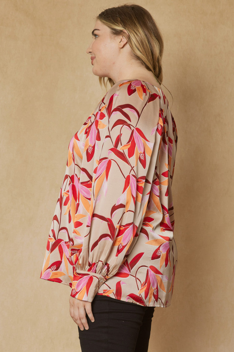 CURVY FLORAL PRINT TOP