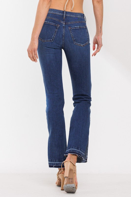 MID RISE BOOTCUT STRETCH JEANS